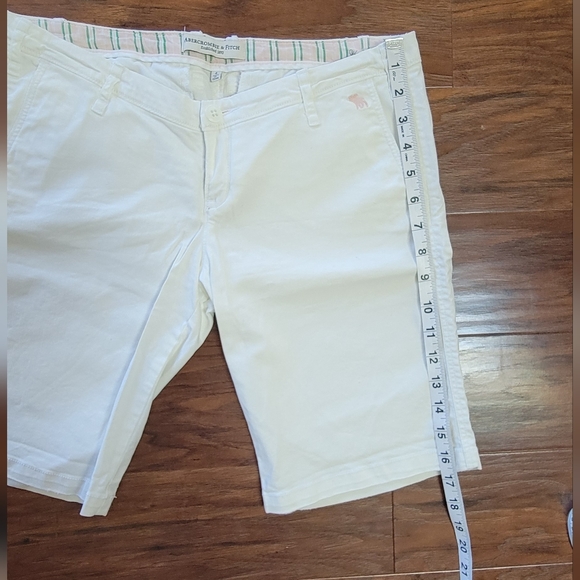 Abercrombie & Fitch Y2K Vintage Bermuda White Low Rise Shorts Size 4 - Picture 7 of 8